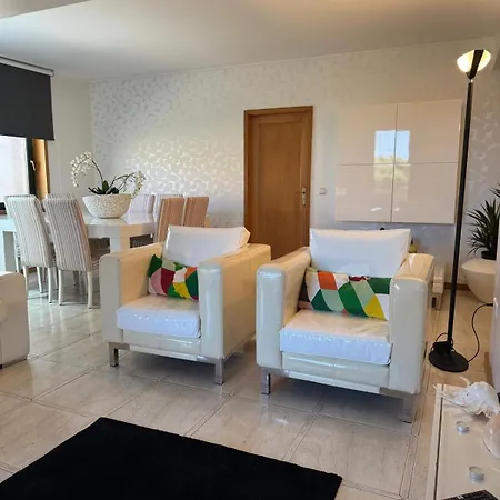 With Ocean View * منديلو