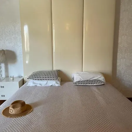 With Ocean View * 明德卢