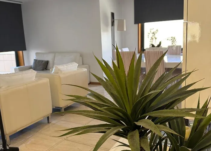 Apartment With Ocean View *